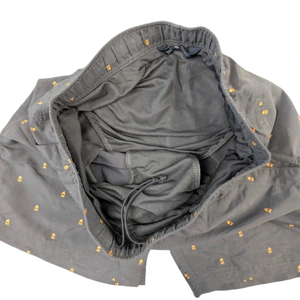 The North Face Mens Class V Water Shorts Gray Campfire Print Size Medium Nylon